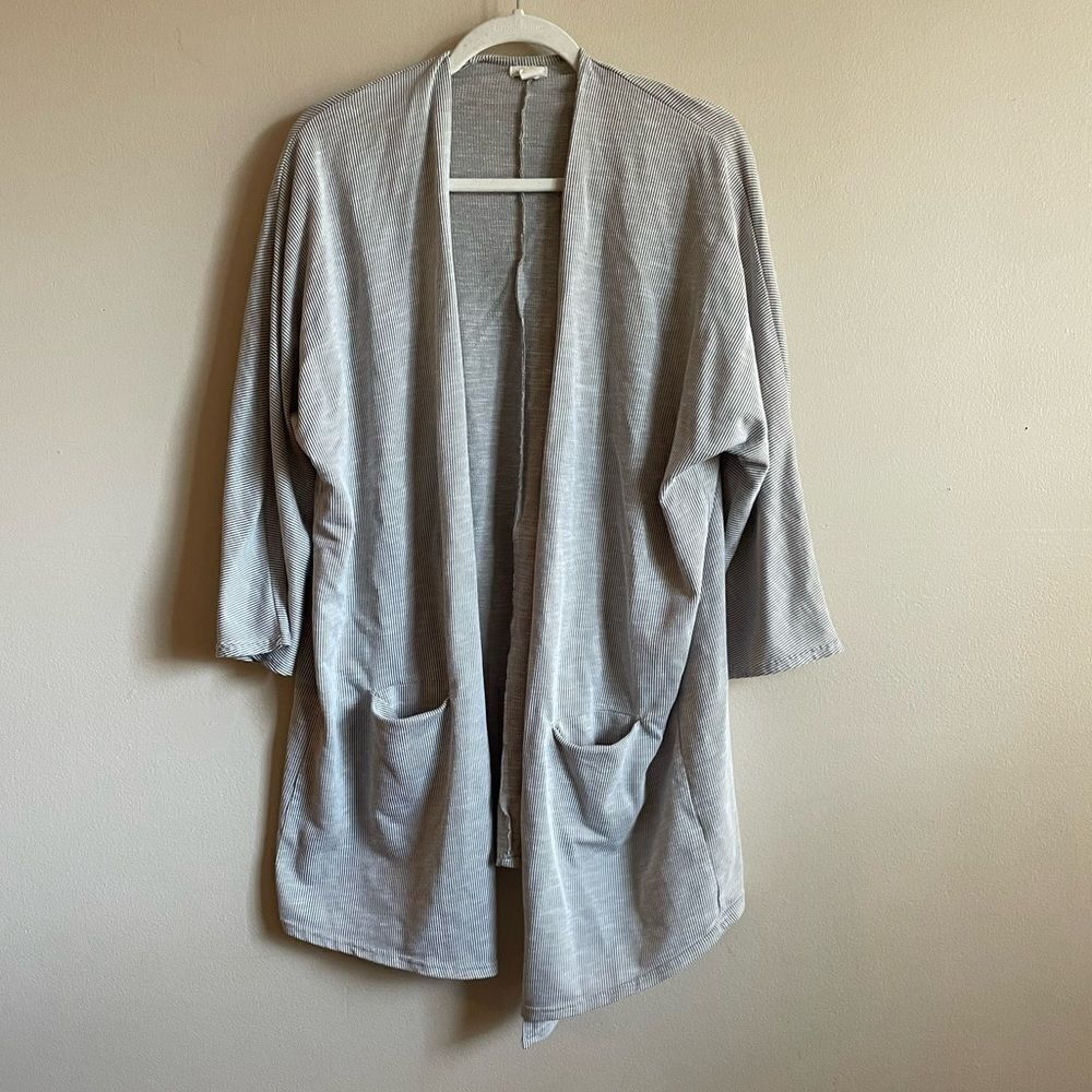 Donni womens gray ribbed knit sandwich Cardigan one size‎